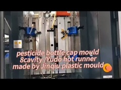 8 boşluklu Enjeksiyon Kalıplama Soğuk Runner 70mm Plastik Şişe Kalıp 50L Jerrycan için